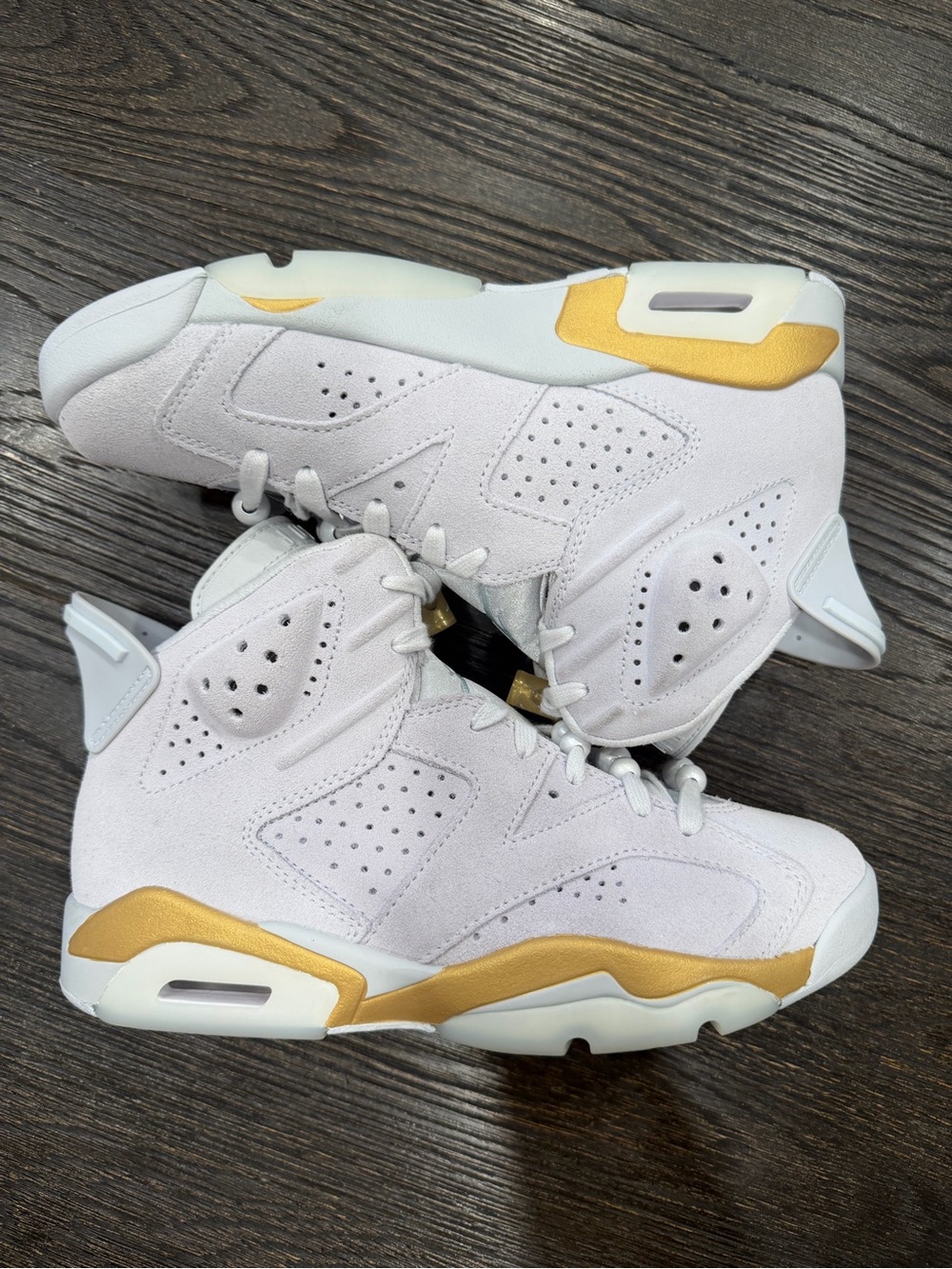 Women's Jordan 6 Retro "Pearl" Pure Platinum/Glacier Blue size 7.5